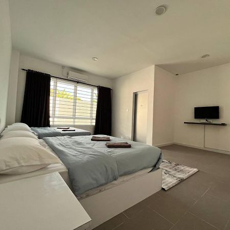 Ij Lodge Мірі Екстер'єр фото