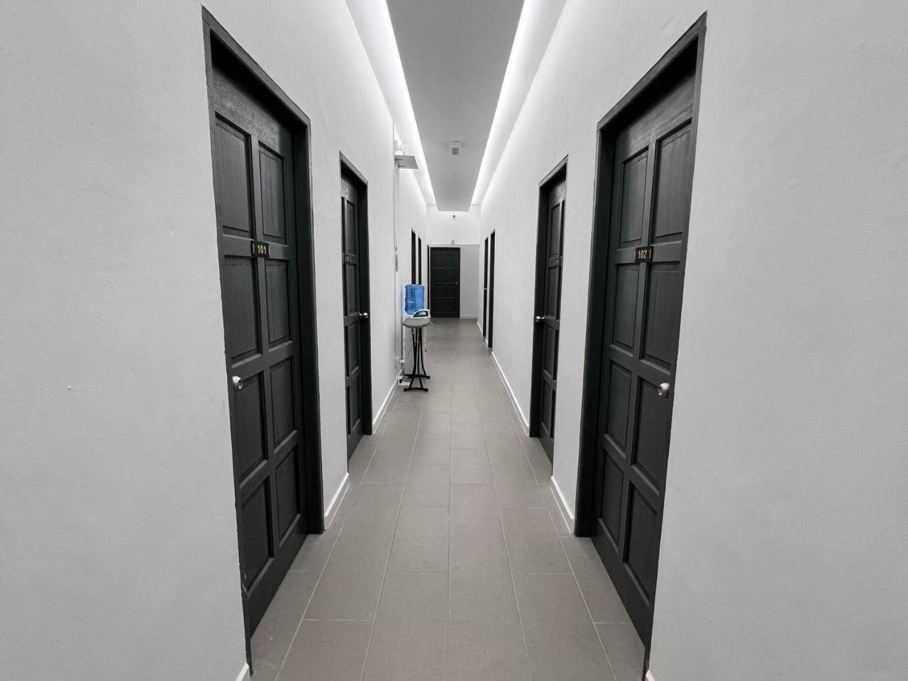 Ij Lodge Мірі Екстер'єр фото